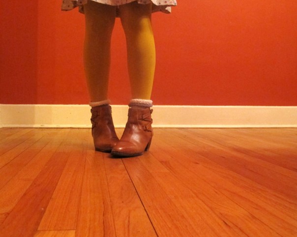 mustardtightsfloralskirt Feb 10, 2014 6-002